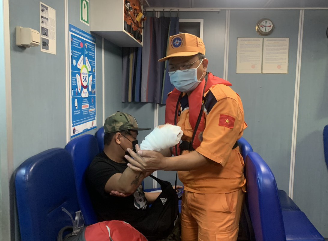 Thuyền viên người Philippines bị dập nát bàn tay phải do tai nạn lao động