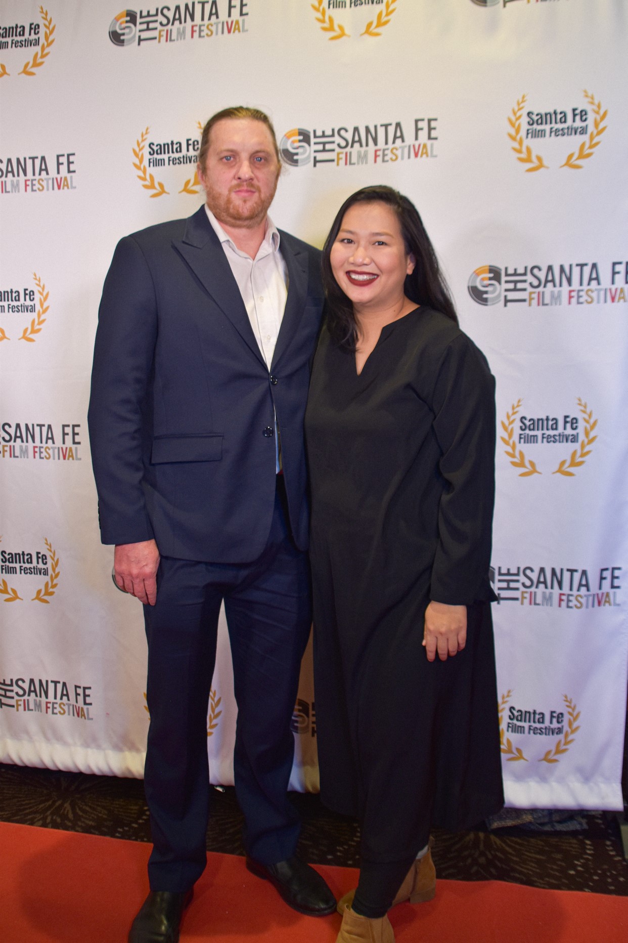 Đạo diễn Aaron Toronto và diễn viên Nhã Uyên tại lễ trao giải Santa Fe - liên hoan phim độc lập ở Mỹ