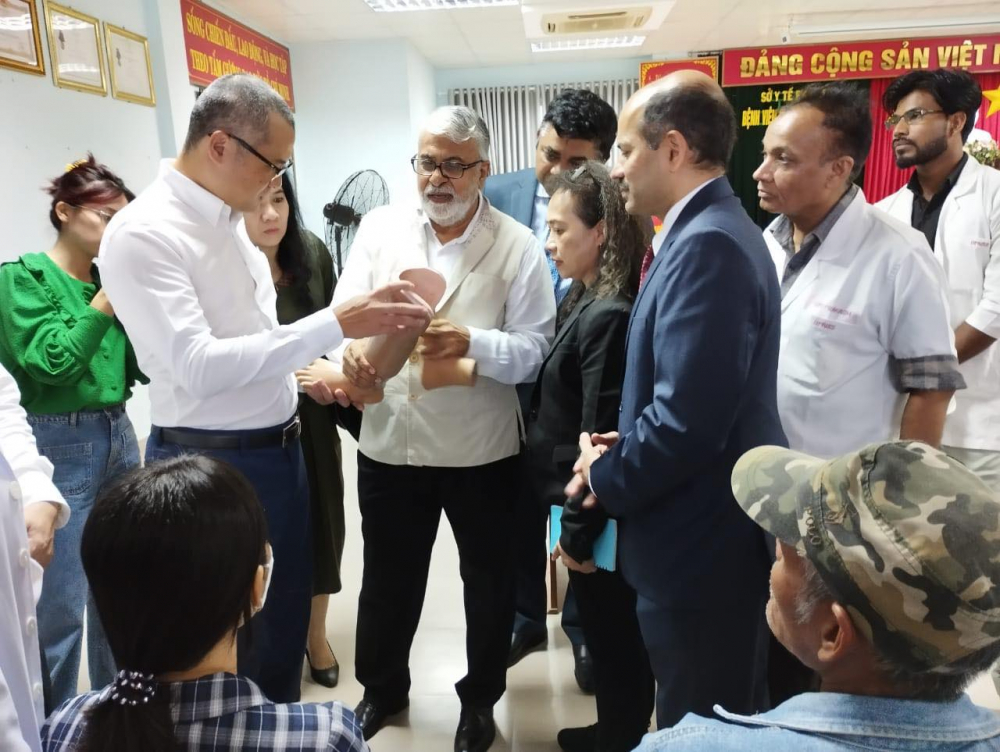 Trại lắp chân giả Jaipur do Chính phủ Ấn Độ viện trợ đang diễn ra tại tỉnh Phú Yên - Ảnh: BTC.