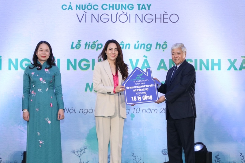 Mới đây nhất, tháng 10/2022, Tập đoàn TH và Ngân hàng TMCP Bắc Á thông qua Quỹ Vì tầm vóc Việt đã ủng hộ tiền mặt tới Quỹ “Vì người nghèo” và thực hiện các hoạt động an sinh xã hội khác với tổng giá trị lên tới 16 tỷ đồng - Ảnh: TH