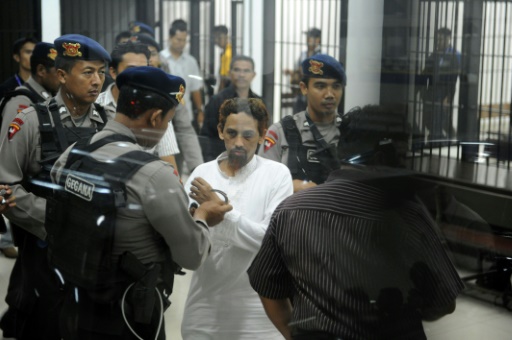 Quyét định tạm phóng thích cho Umar Patek của Indonesia gây tranh cãi.