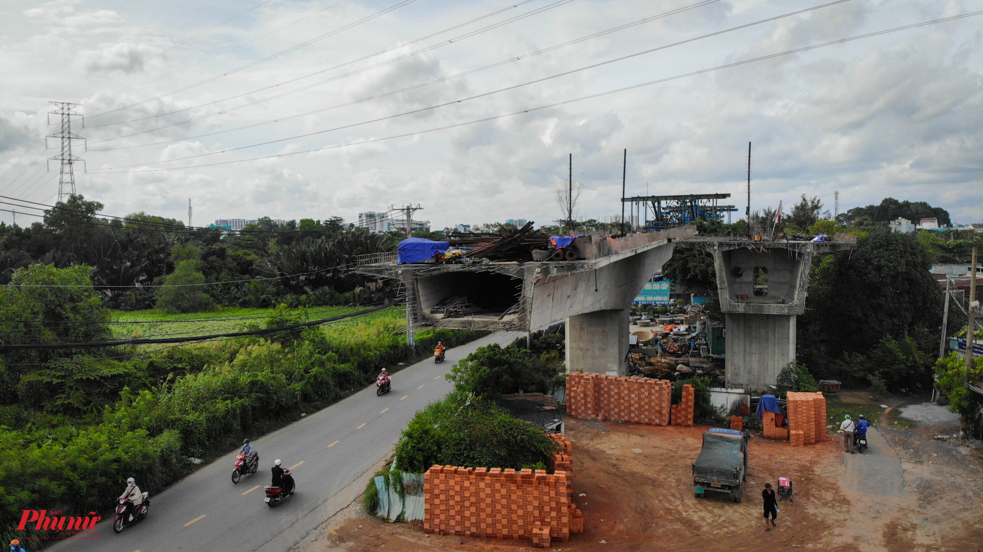 TPHCM đề xuất tạm ngưng dự án mở rộng đường Đỗ Xuân Hợp.