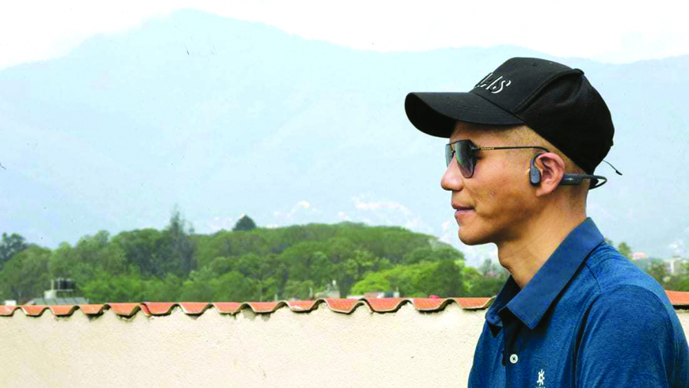 Zhang Hong, người đàn ông mù Trung Quốc chinh phục đỉnh Everest - ẢNH: CNN