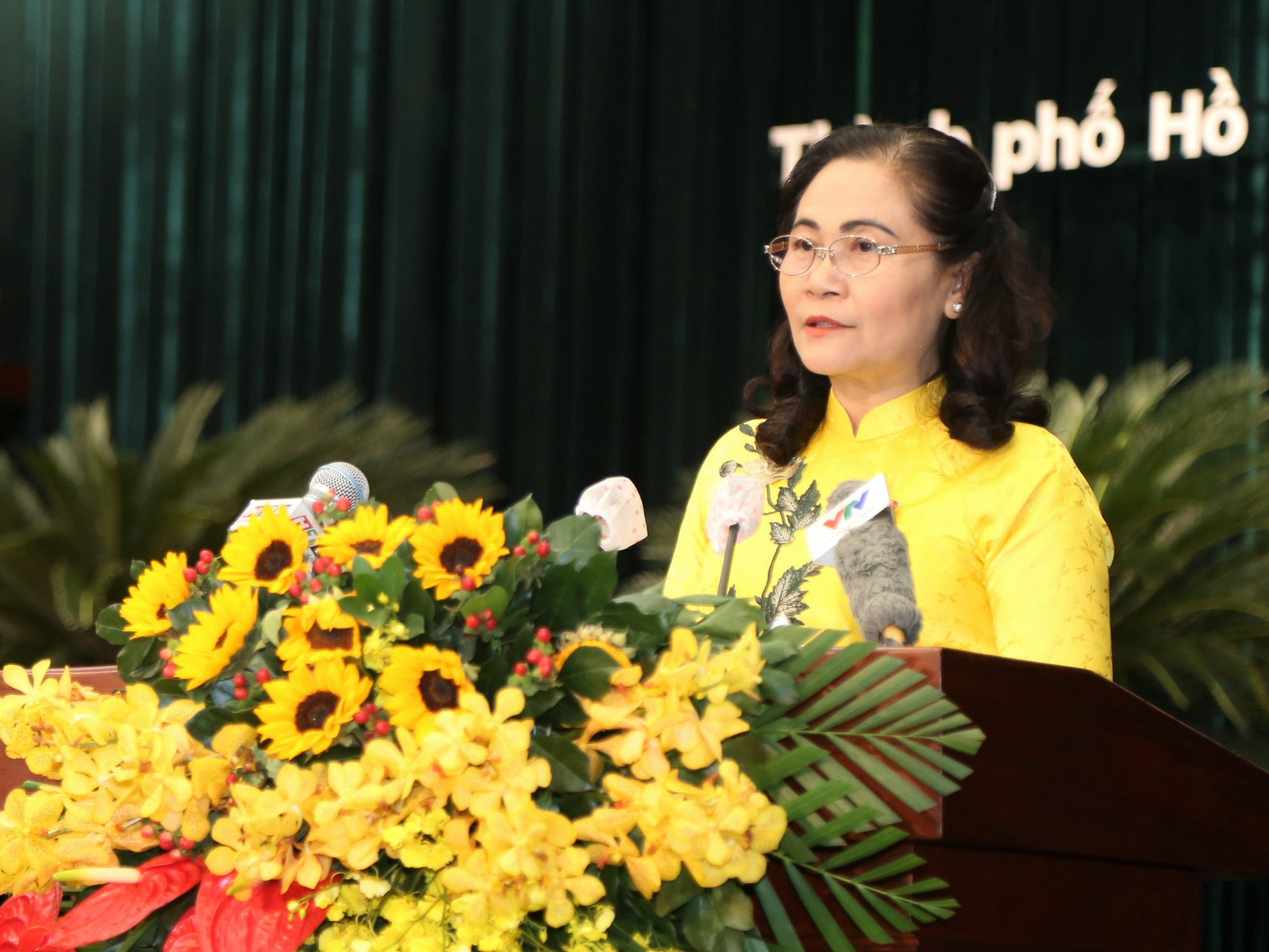 Bà Nguyễn Thị Lệ - Chủ tịch HĐND TPHCM phát biểu bế mạc kỳ họp