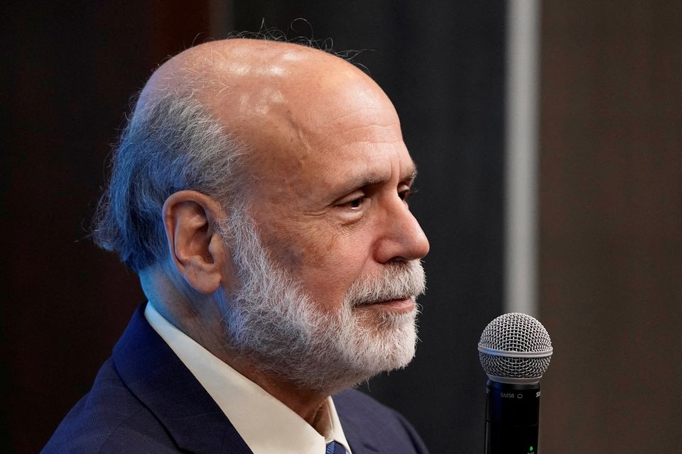 Cựu Chủ tịch Cục Dự trữ Liên bang Mỹ - Ben Bernanke - phát biểu sau khi ông được xướng tên trong số ba nhà kinh tế Hoa Kỳ được trao Giải Nobel Kinh tế năm 2022, trong một cuộc họp báo tại Viện Brookings ở Washington, Mỹ, vào ngày 10/10/2022