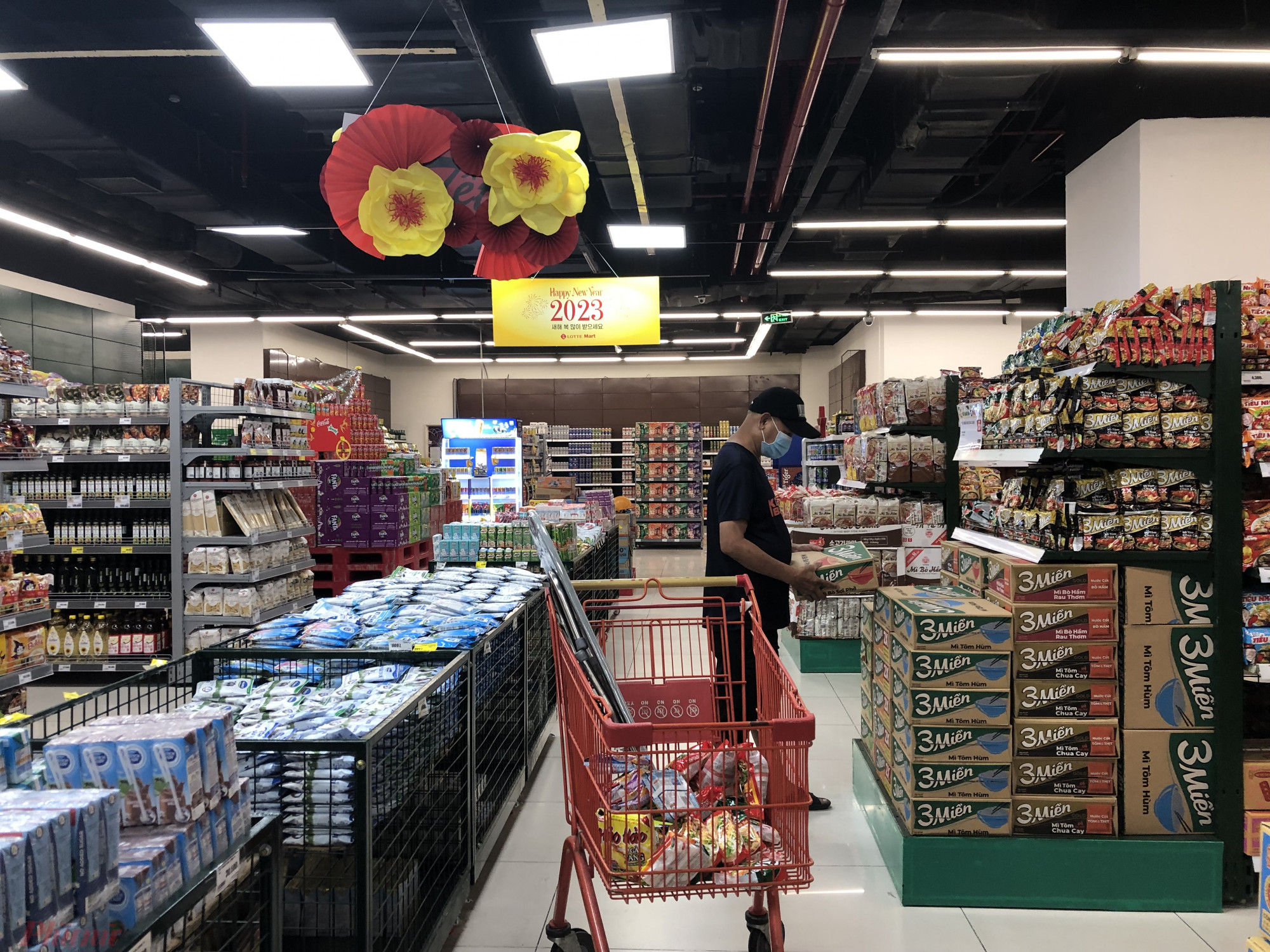 Trong khi đó tại siêu thị LotteMart Lê Đại Hành (quận 11, TPHCM), chỉ có chương trình khuyến mãi dành cho Tết 2023, không có chương trình riêng cho ngày 12/12.