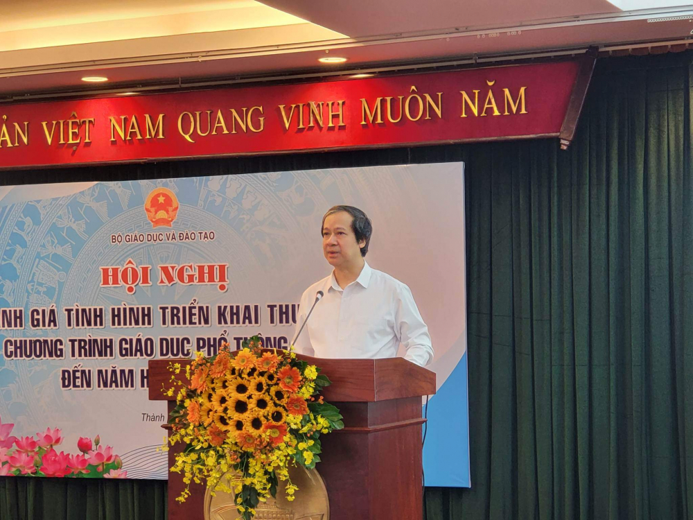 Bộ trưởng Bộ GD-ĐT Nguyễn Kim Sơn chỉ đạo hội nghị