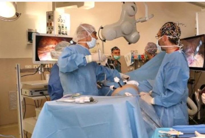 Phẫu thuật ghép thận tại Bệnh viện Rambam ở Haifa (tín dụng hình ảnh: PIOTR FLITR)