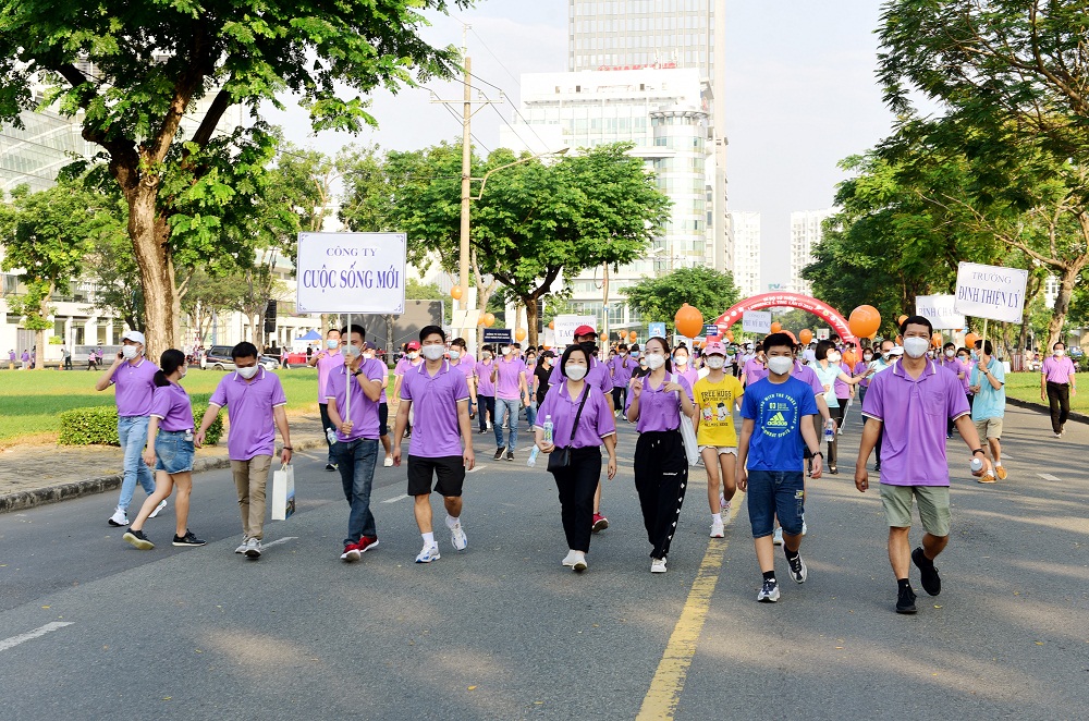 Nhiều doanh nghiệp, đơn vị, cá nhân tham gia chương trình “Đi bộ từ thiện Đinh Thiện Lý lần thứ 17 - 2022” - Ảnh: Phú Mỹ Hưng