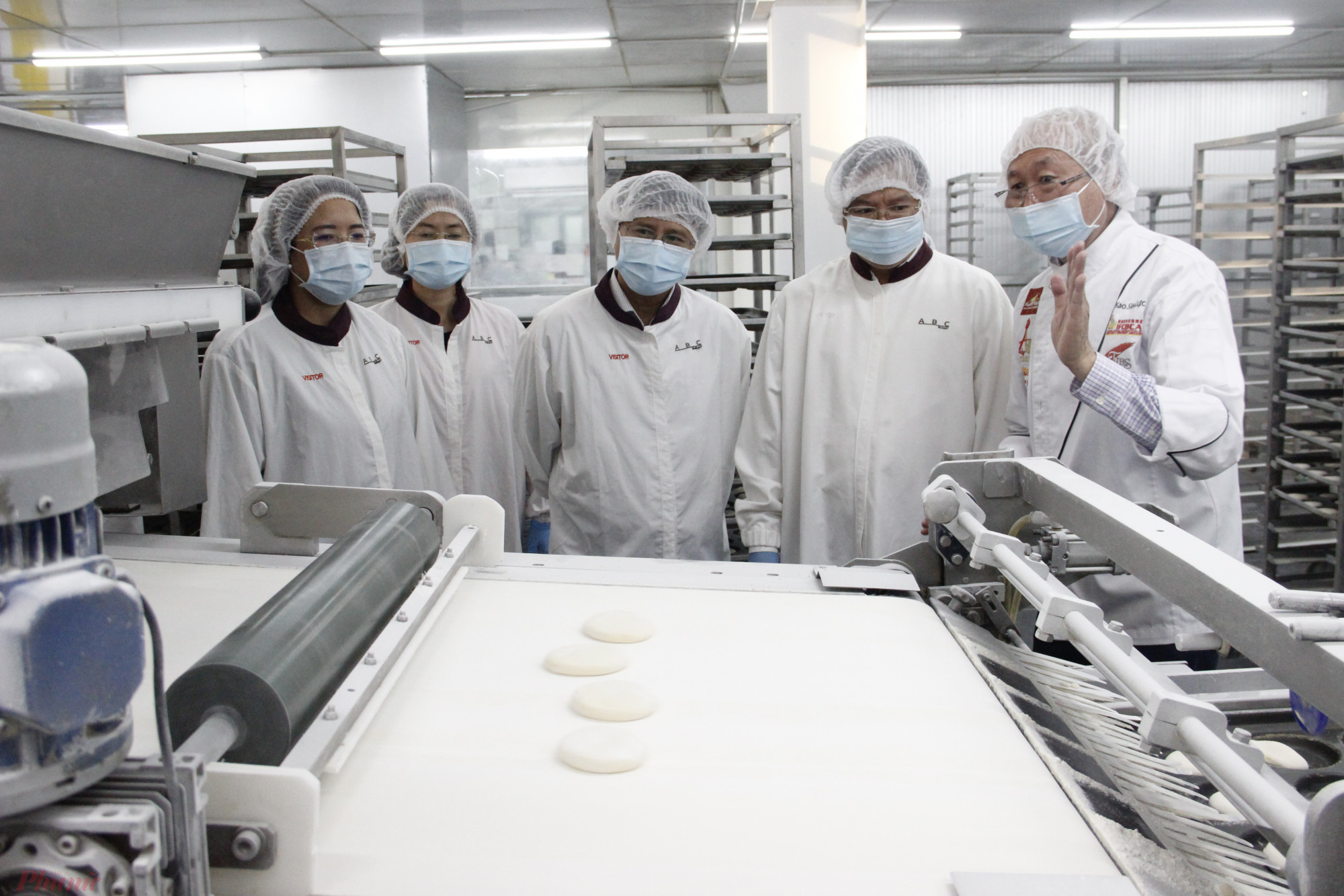 Tham quan xưởng làm bánh ABC, tìm hiểu quy trình sản xuất bánh của một thương hiệu Việt nổi tiếng.