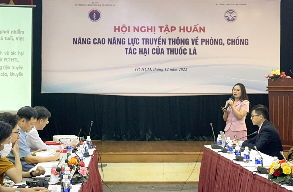 Bà Nguyễn Thị Thu Hương -  Quỹ Phòng chống tác hại  thuốc lá Bộ Y tế - cho rằng,  Việt Nam nên cấm  thuốc lá điện tử ẢNH: THANH HUYỀN