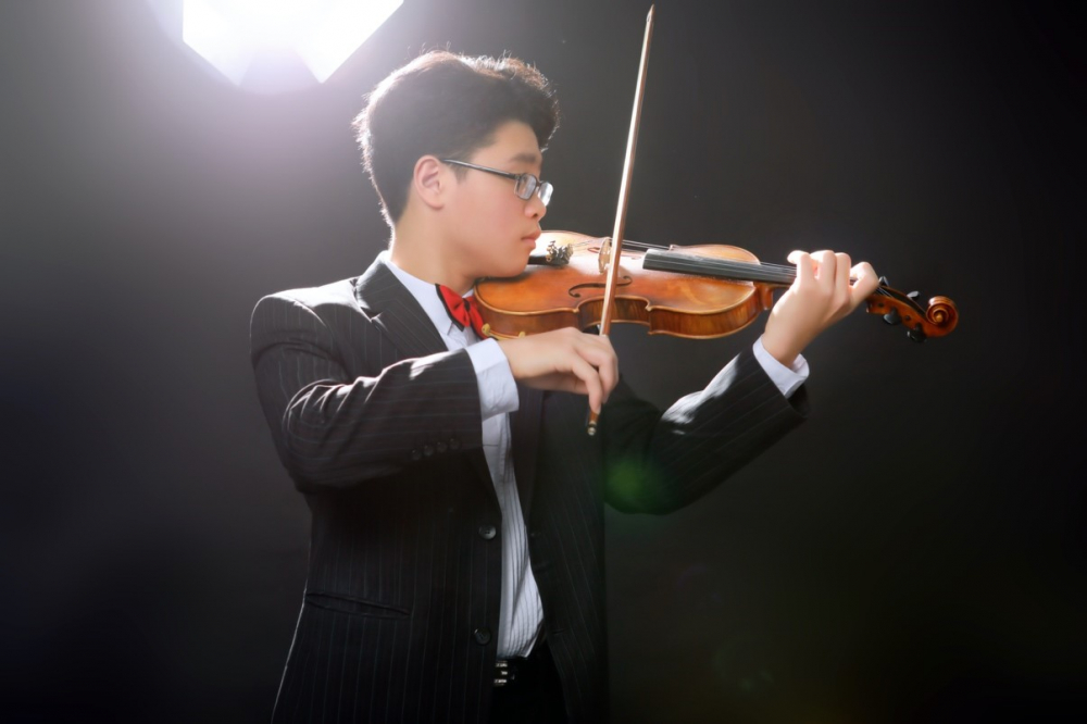 Tài năng trẻ violon Cao Hoàng Linh.