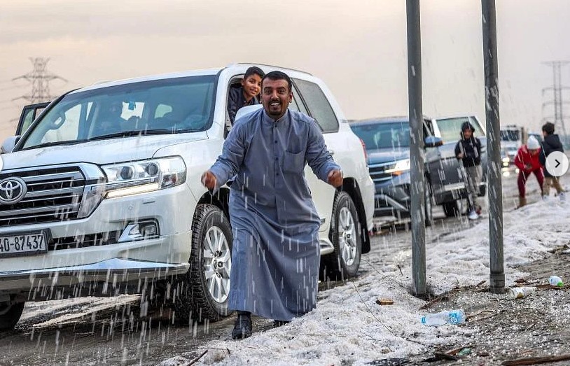 Hình ảnh về mùa đông trắng đã được chia sẻ rộng rãi trên mạng xã hội. ẢNH: AFP