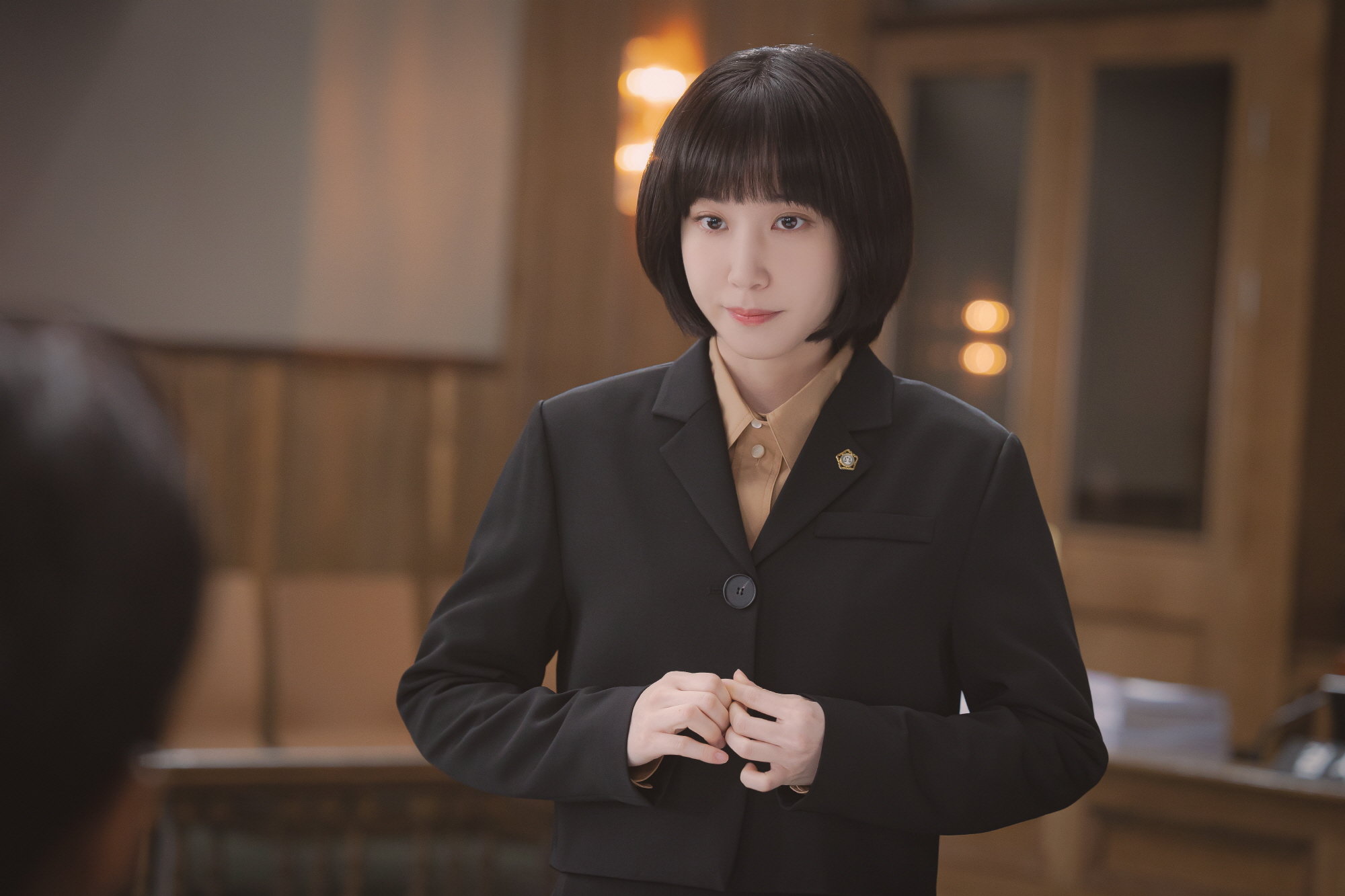Cốt truyện mới lạ và chứa đựng nhiều thông điệp nhân văn giúp Nữ luật sư kỳ lạ Woo Young Woo nhận được nhiều lời khen của khán giả.