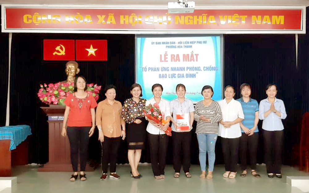 Hội LHPN phường Hòa Thạnh, quận Tân Phú ra mắt Tổ phản ứng nhanh phòng, chống bạo lực gia đình (năm 2019)