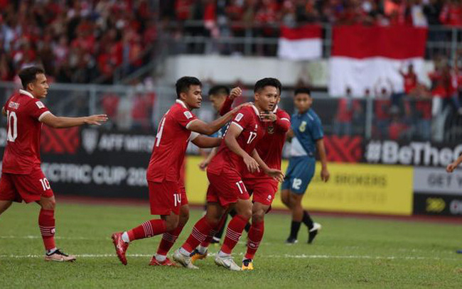 Hòa 1-1 Thái Lan giữ vị trí đầu bảng, Indonesia đồng 7 điểm chịu nhì bảng. Tuy nhiên, chênh lệch giữa hai đội chỉ là 1 bàn thắng. 