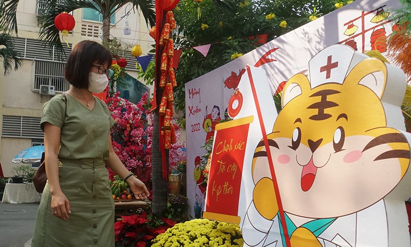 Bộ Y tế khuyến khích người dân đeo khẩu trang tại nơi công cộng trong dịp lễ Tết