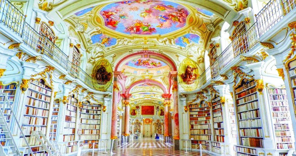 Không gian thư viện tu viện cổ xưa lớn nhất thế giới - ẢNH: INTERNET
