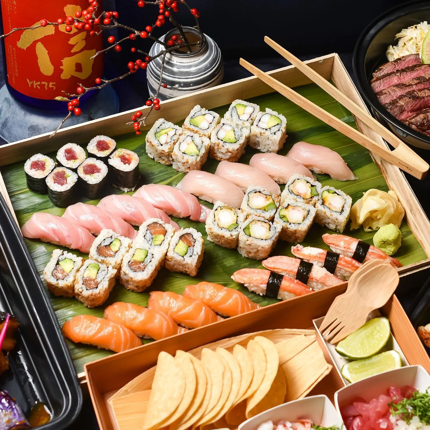Nobu, Miami Nobu Tín dụng hình ảnh: Nhà hàng Nobu / Instagram Nobu là một trong những cái tên đã vươn cánh khắp các châu lục và quốc gia, bao gồm Mỹ, Châu Âu và Trung Đông, với đầu bếp Nobu Matsuhisa là người đứng đầu. Nhà hàng ở Miami có các lựa chọn bữa ăn sushi như một phần trong thực đơn Omakase, có giá khoảng 200 USD (khoảng 16.000 INR). Tuy nhiên, nó có một loạt các món ăn ngon như một phần của thực đơn tinh tế của Nhật Bản.