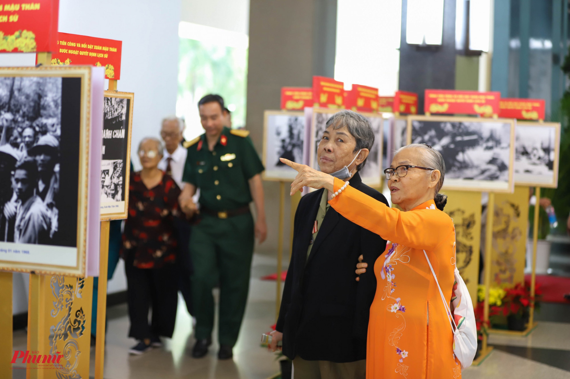 Những nhân chứng sống của cuộc tổng tiến công và nổi dậy Xuân Mậu Thân 1968. Trong ảnh là nữ chiến sĩ cách mạng Lê Hồng Quân (trái) và Lê Thị Nhân (phải) - - Ảnh: Tam Nguyên 