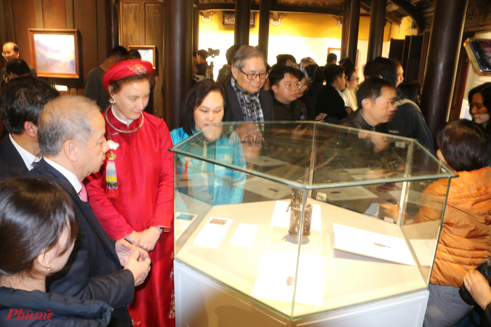 Nhiều hiện vật quý về vua Hàm Nghi lần đầu tiên được đưa về Việt Nam để công chúng thưởng lãm