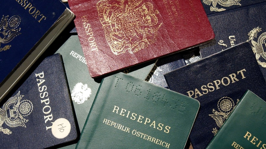 Hộ chiếu quyền lực nhất thế giới: Công ty tư vấn cư trú và công dân toàn cầu Henley & Partners đã công bố báo cáo hàng quý về những hộ chiếu đáng mơ ước nhất thế giới. Nhấp vào để biết hộ chiếu nào có nhiều quyền truy cập nhất vào năm 2023.
