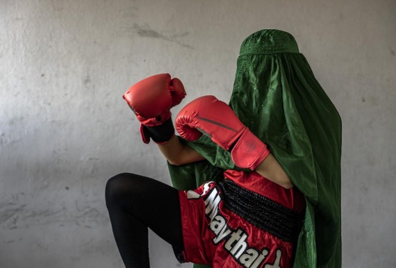 Nhiều tháng sau, Sarina nói rằng cô đã cố gắng dạy những bài học riêng cho các cô gái khác. Nhưng các chiến binh Taliban đã đột kích vào phòng tập thể dục nơi họ đang tập luyện và bắt giữ tất cả. Khi bị giam giữ, các cô gái đã bị sỉ nhục và chế giễu. Sau đó, họ đã được thả ra sau khi hứa sẽ không tập luyện thể thao nữa.
