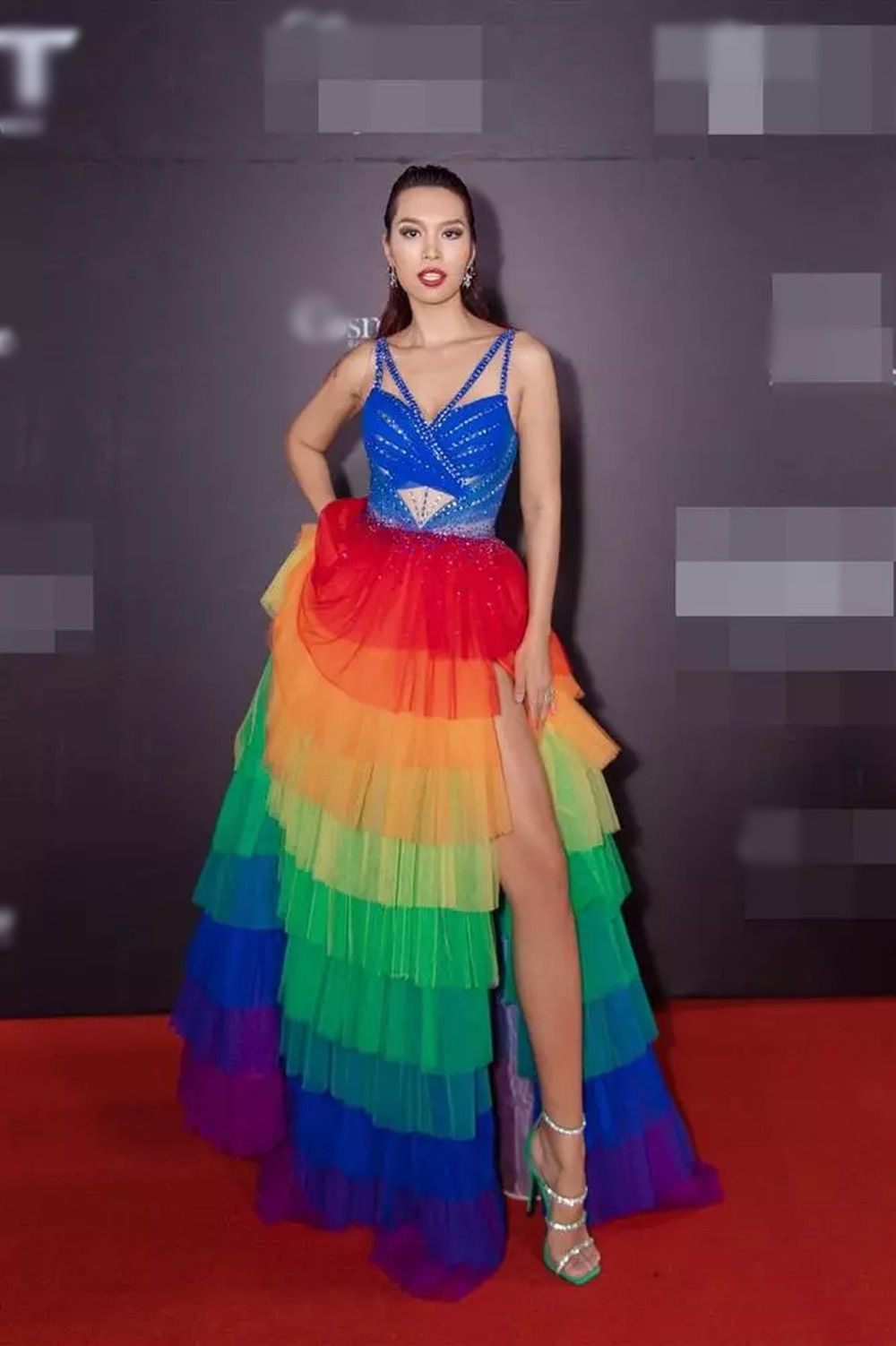 8 bộ váy đẹp của sao Việt tuần qua - Ngôi sao