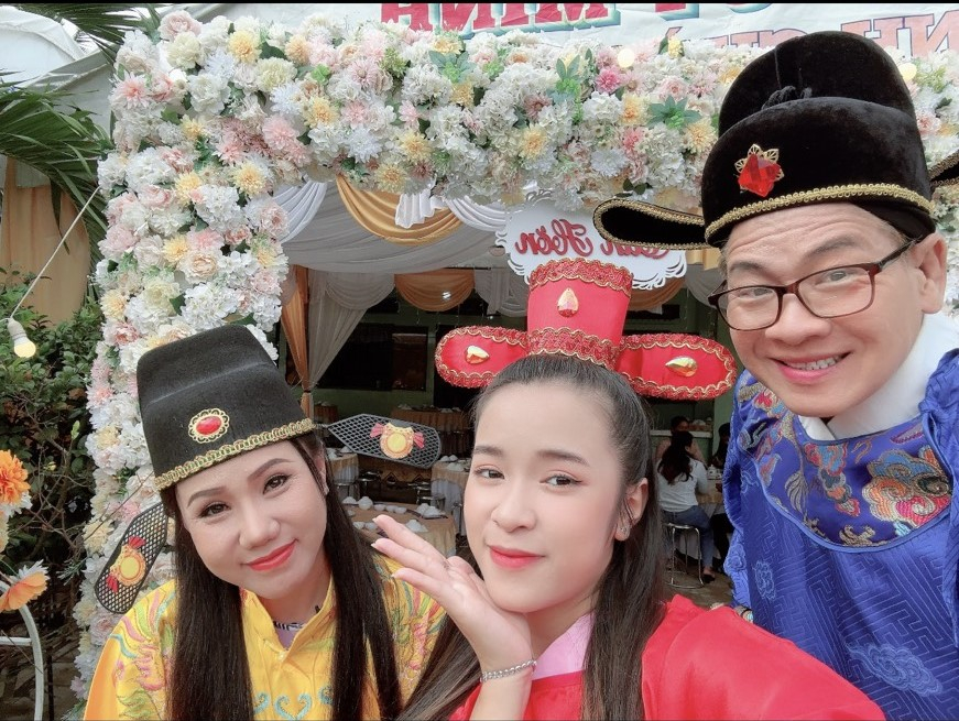 NSƯT Hải Yến, bé Hồng Yến (từ chương trình Tài tử miệt vườn) và nghệ sĩ Linh Trung