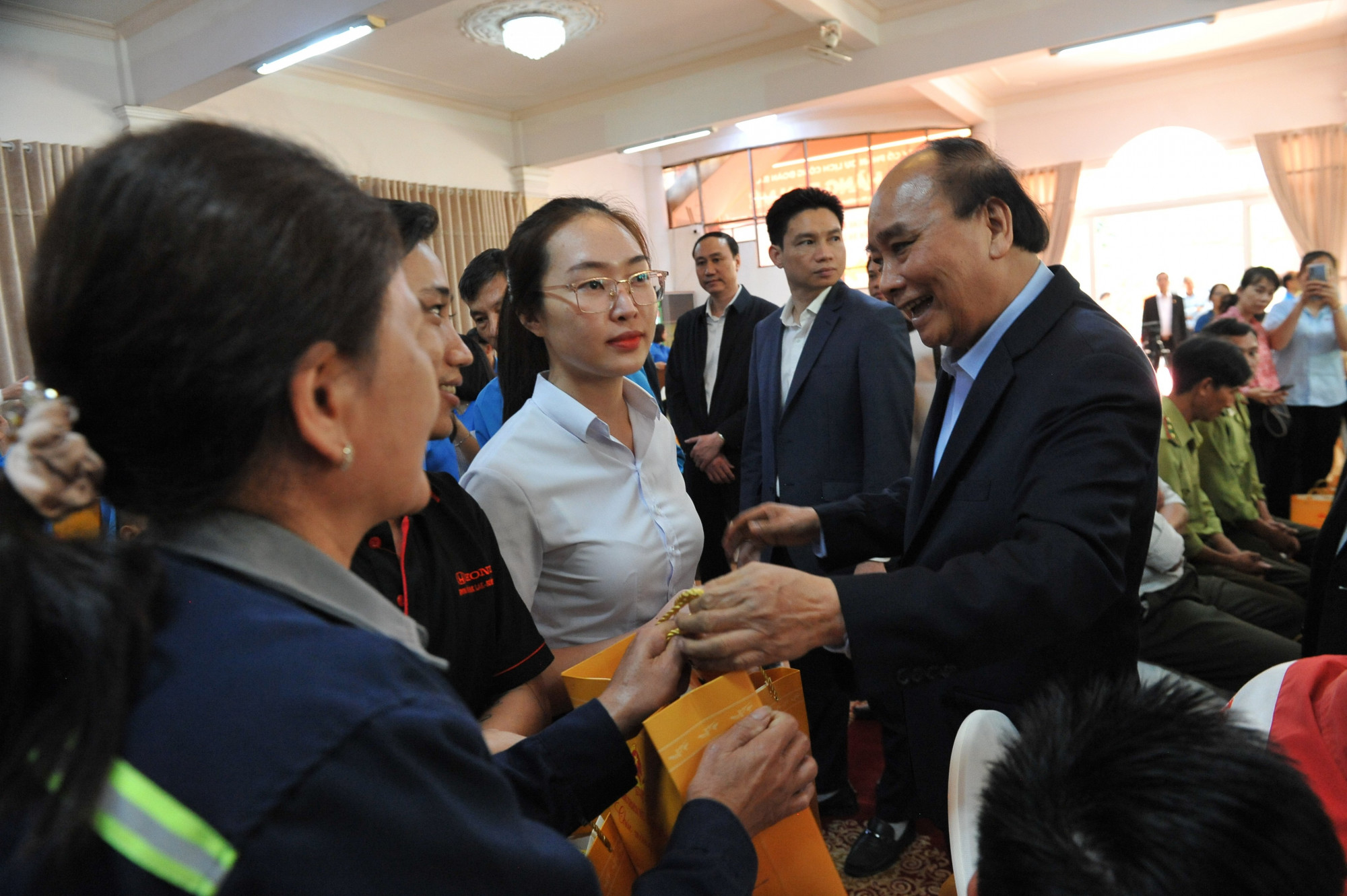 Nhiều công nhân, người lao động khó khăn tại Đắk Lắk được Chủ tịch nước tặng quà