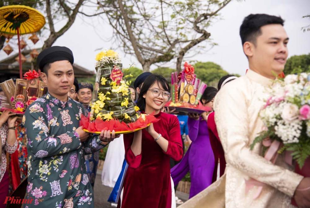  Hoạt động  này đã tái hiện lại nghi lễ 'Tiến Cung', cúng các vị vua triều Nguyễn vào dịp năm mới.