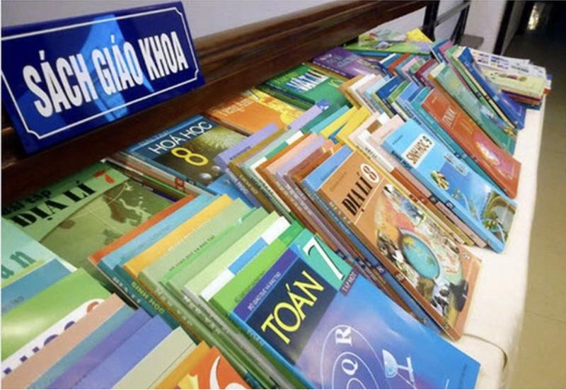Sau khi Bộ GD-ĐT phê duyệt sách giáo khoa lớp 8, 11, các tỉnh chuẩn bị công tác chọn sách giáo khoa cho năm học mới