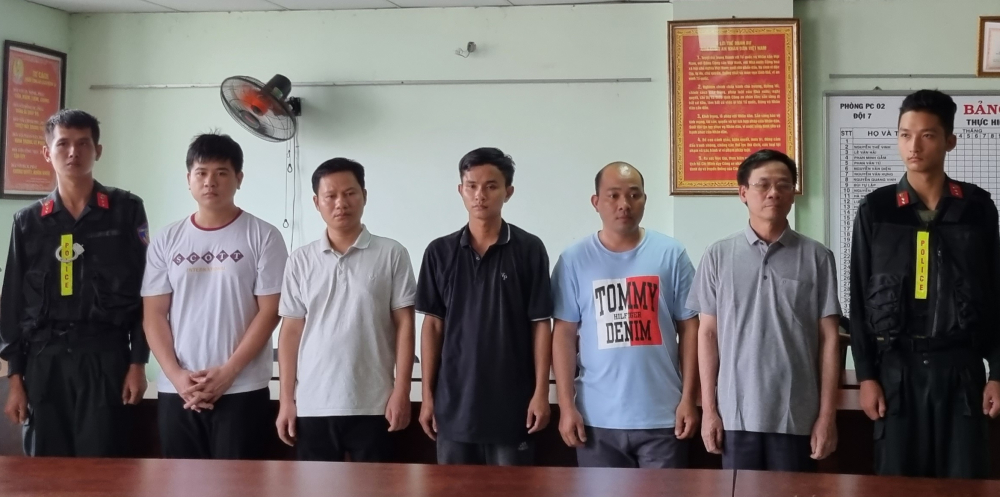Công an khởi tố bắt giam nhóm bị can là nguyên Cục trưởng Cục Đăng kiểm Việt Nam chiều 17/1.
