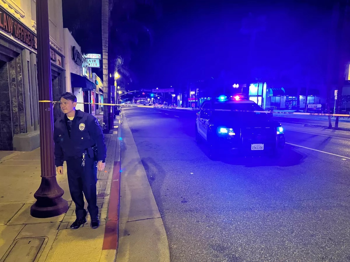 Cảnh sát tại hiện trường vụ nổ súng ở Công viên Monterey