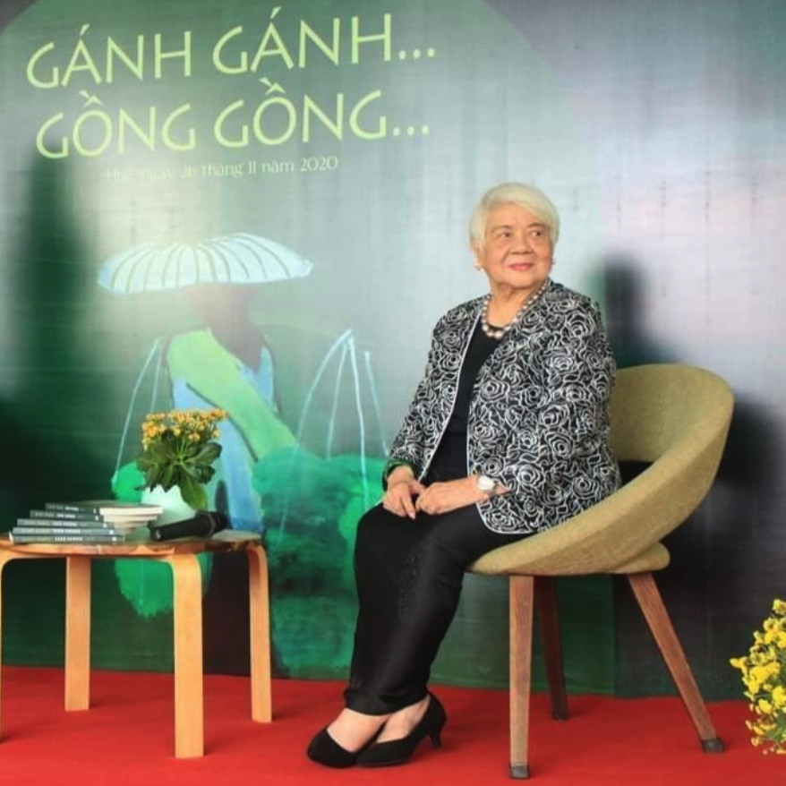 Bà Xuân Phượng mong muốn bạn bè thế giới biết đến một Việt Nam bình an, tươi đẹp, chuyển mình mạnh mẽ sau chiến tranh - Ảnh: Nhân vật cung cấp