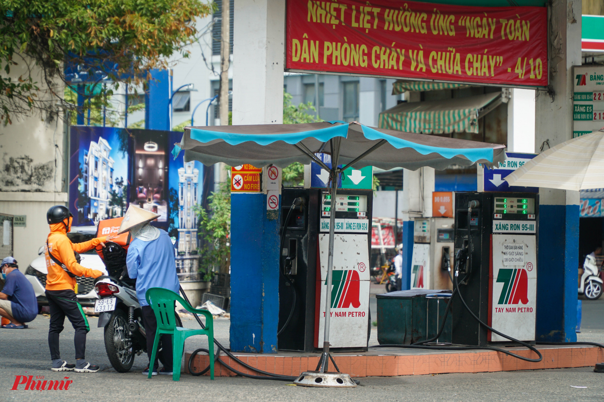 Trạm xăng trên đường Điện Biên Phủ