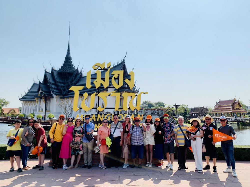 Các DN lữ hành tại TPHCM cũng có một mùa Tết tất bật với nhiều đường tour quốc tế, trong nước khởi hành liên tục trong các ngày Mùng. - Ảnh: TST Tourist.