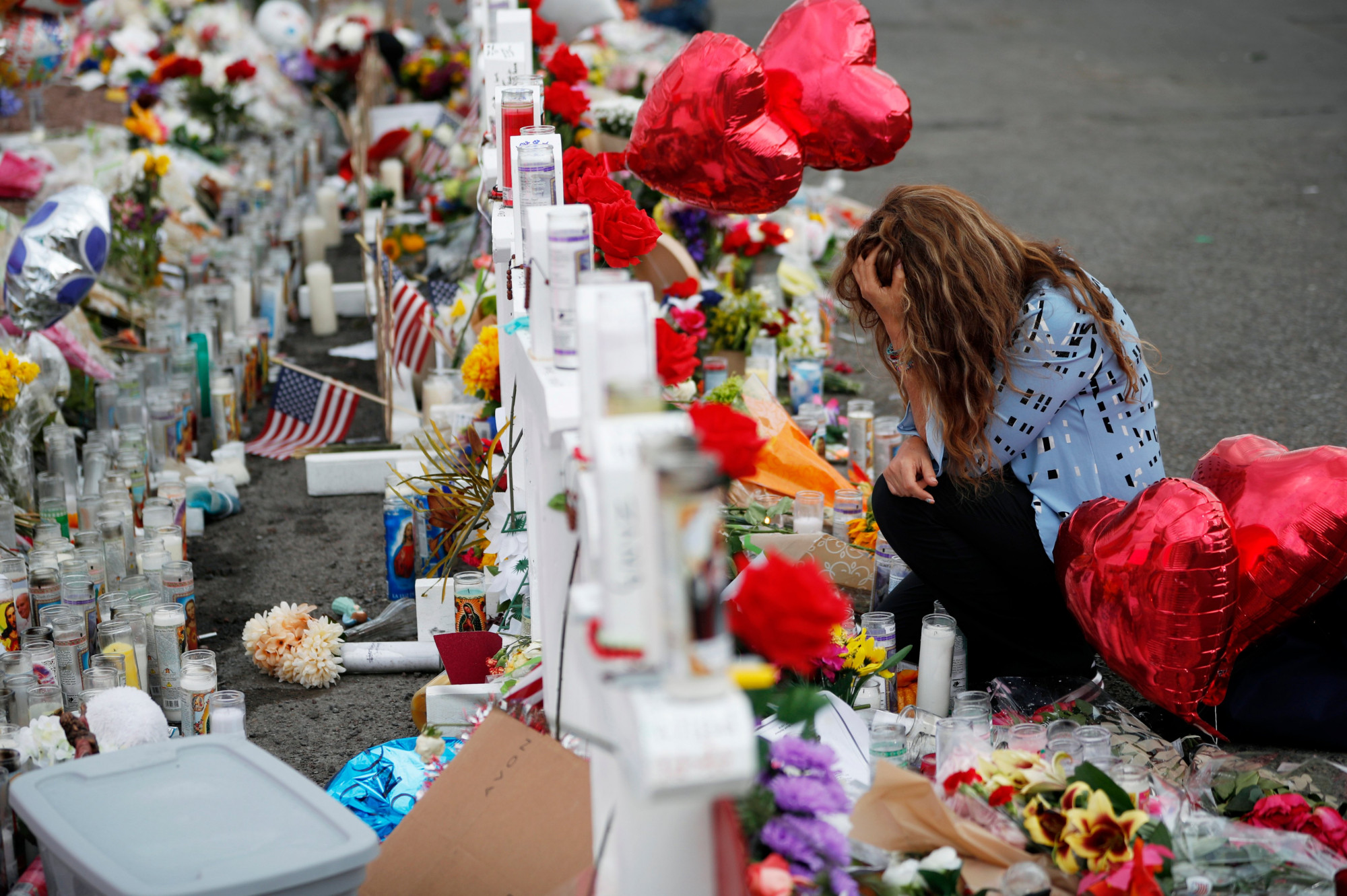 Nước Mỹ liên tục đón nhận tin tức về các vụ xả súng hàng loạt trong những ngày gần đây - Ảnh: John Locher /Associated Press
