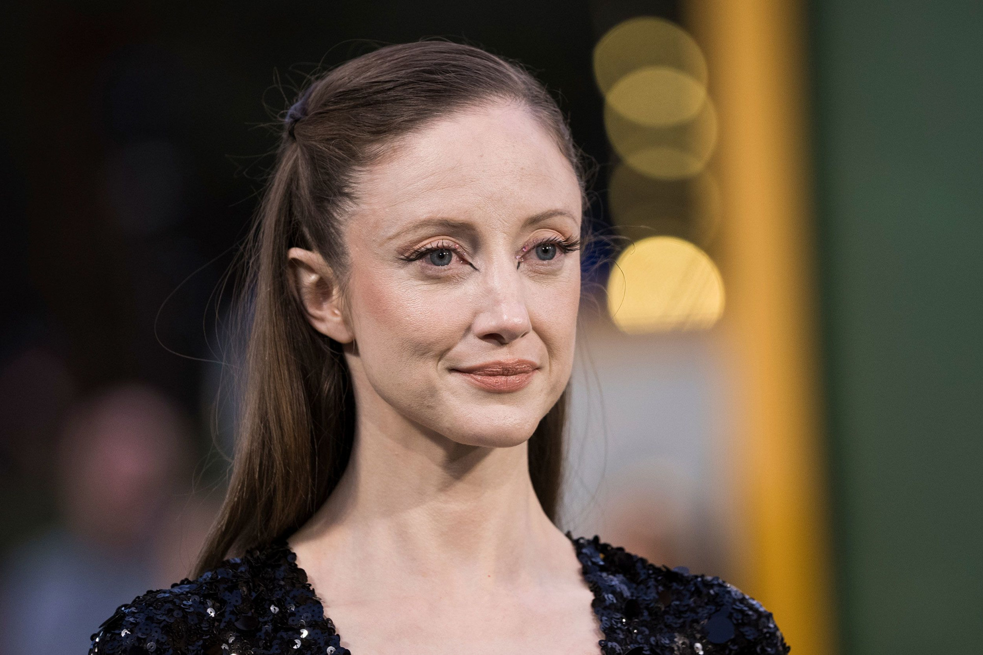 Diễn viên Andrea Riseborough nhận về nhiều chỉ trích trong những ngày qua vì cho rằng cô không xứng đáng