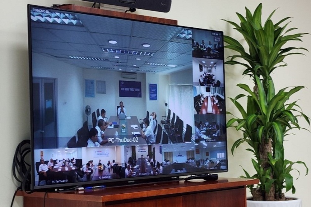 Các đơn vị trực thuộc EVNHCMC tham gia họp trực tuyến  (Ảnh chụp màn hình)