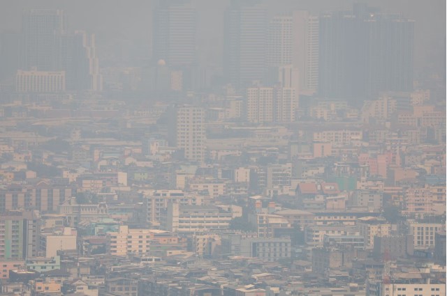 Quang cảnh thành phố giữa không khí ô nhiễm ở Bangkok, Thái Lan, ngày 2 tháng 2 năm 2023.