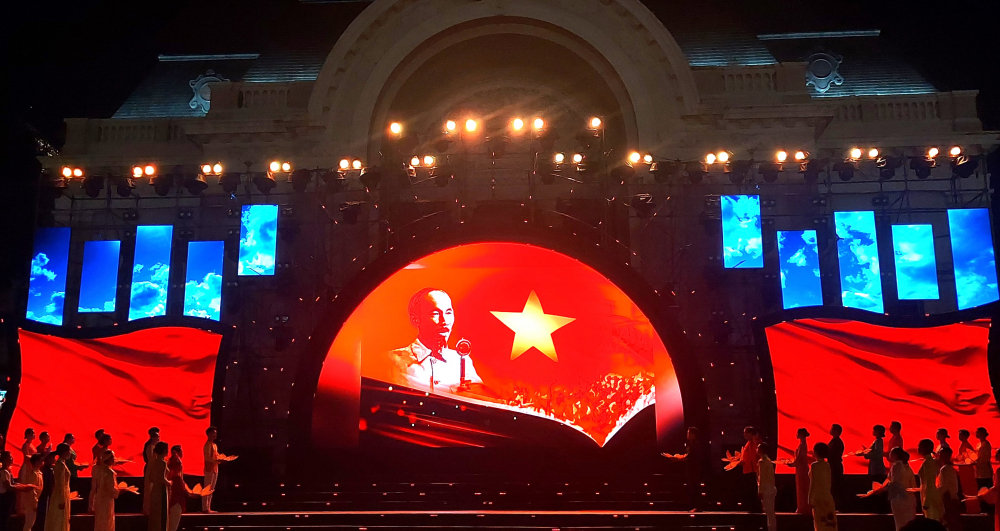 Sống lại thời khắc thiêng liêng khi Chủ tịch Hồ Chí Minh đọc bản Tuyên ngôn độc lập