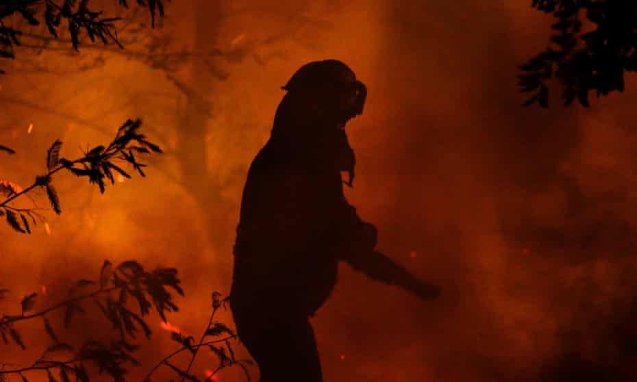 Chile vật lộn để kiếm soát hàng loạt vụ cháy rừng.