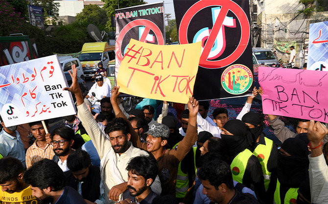Nền tảng mạng xã hội TikTok cũng từng bị chặn ở Pakistan - Ảnh: AFP 
