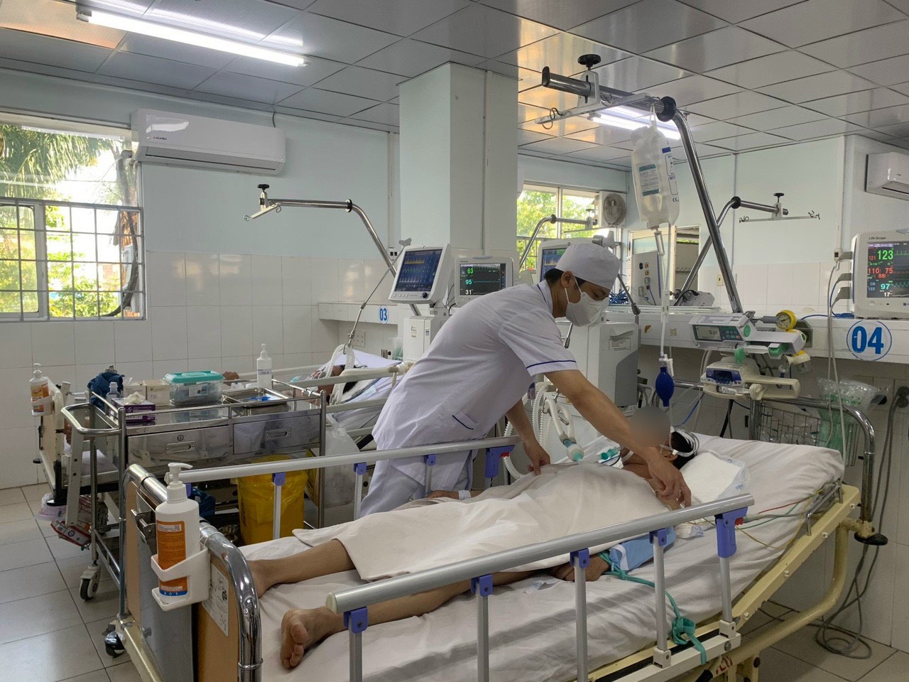 Các bệnh nhân đang được điều trị tích cực tại Bệnh viện Đa khoa tỉnh Khánh Hòa
