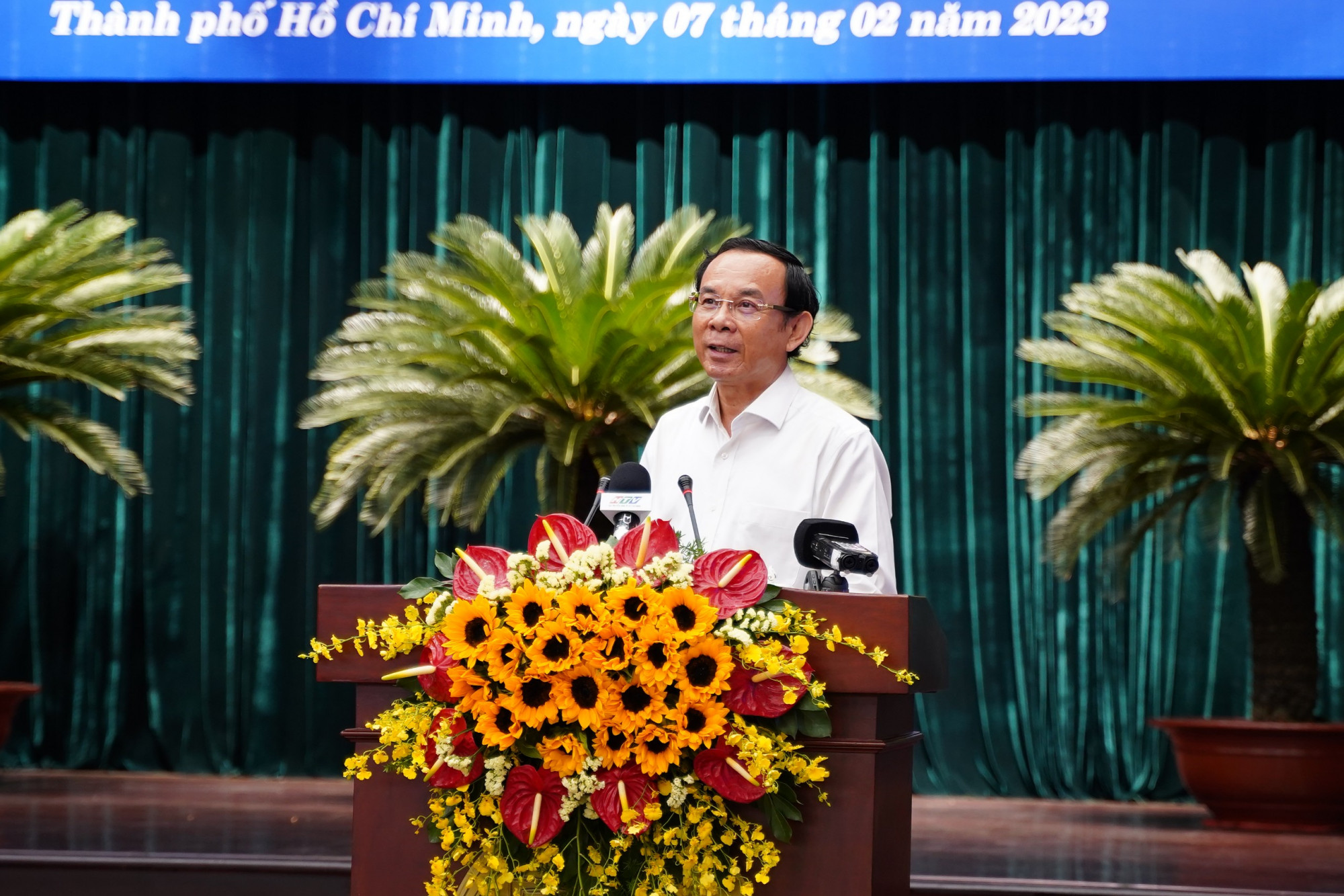 Bí thư Thành ủy TPHCM Nguyễn Văn Nên phát biểu tại cuộc họp mặt