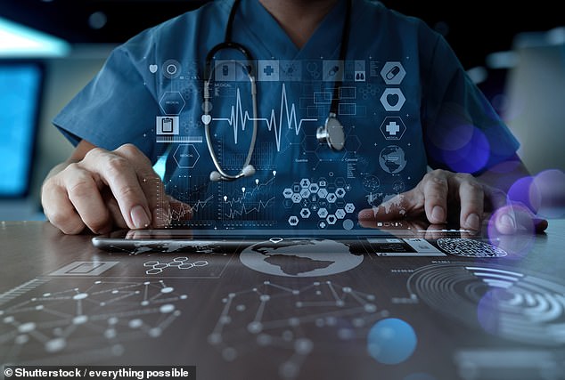 ChatGPT, một hệ thống trí tuệ nhân tạo (AI) mới, đã đạt hoặc gần đạt điểm đủ ngưỡng đậu trong Kỳ thi Cấp phép Y tế Hoa Kỳ (USMLE) bắt buộc để hành nghề y tại Mỹ – Ảnh: Shutterstock