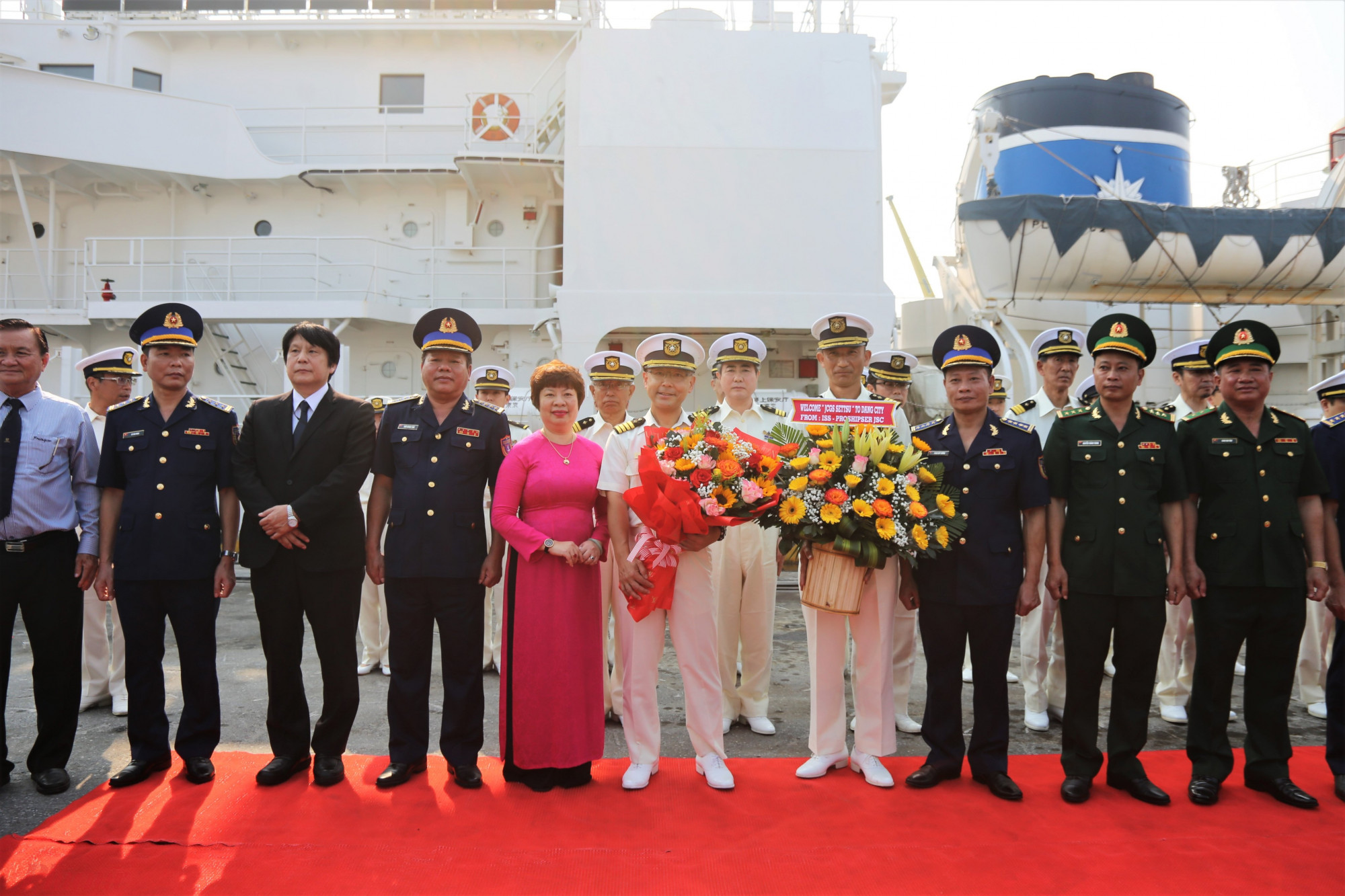 Ngày 13/2, Bộ tư lệnh Vùng Cảnh sát biển 2-Bộ tư lệnh Cảnh sát biển Việt Nam chủ trì lễ đón tàu tuần tra SETTSU thuộc Lượng bảo vệ bờ biển Nhật Bản đến thăm TP.Đà Nẵng và giao lưu với Vùng Cảnh sát biển 2.