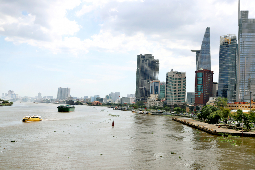 Sông Sài Gòn đoạn tiến về hạ lưu TPHCM - Ảnh: Quốc Ngọc