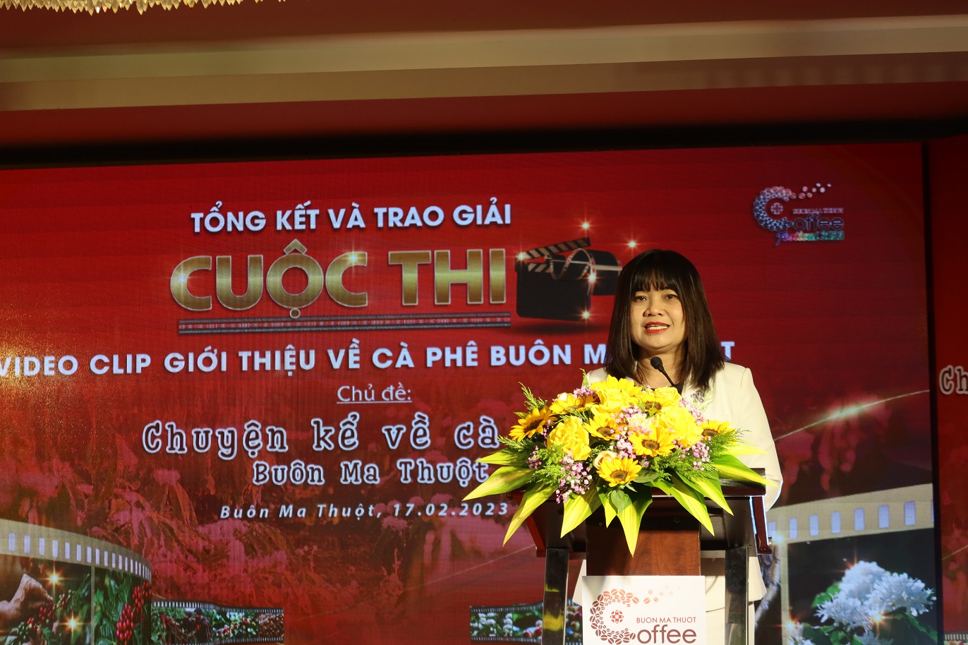 Phó Chủ tịch UBND tỉnh Đắk Lắk H’Yim Kđoh phát biểu tại lễ trao giải